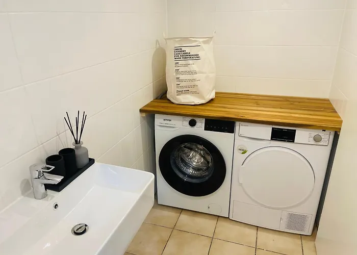 -theurbanist- Cozy Free Parking Fast Wifi *